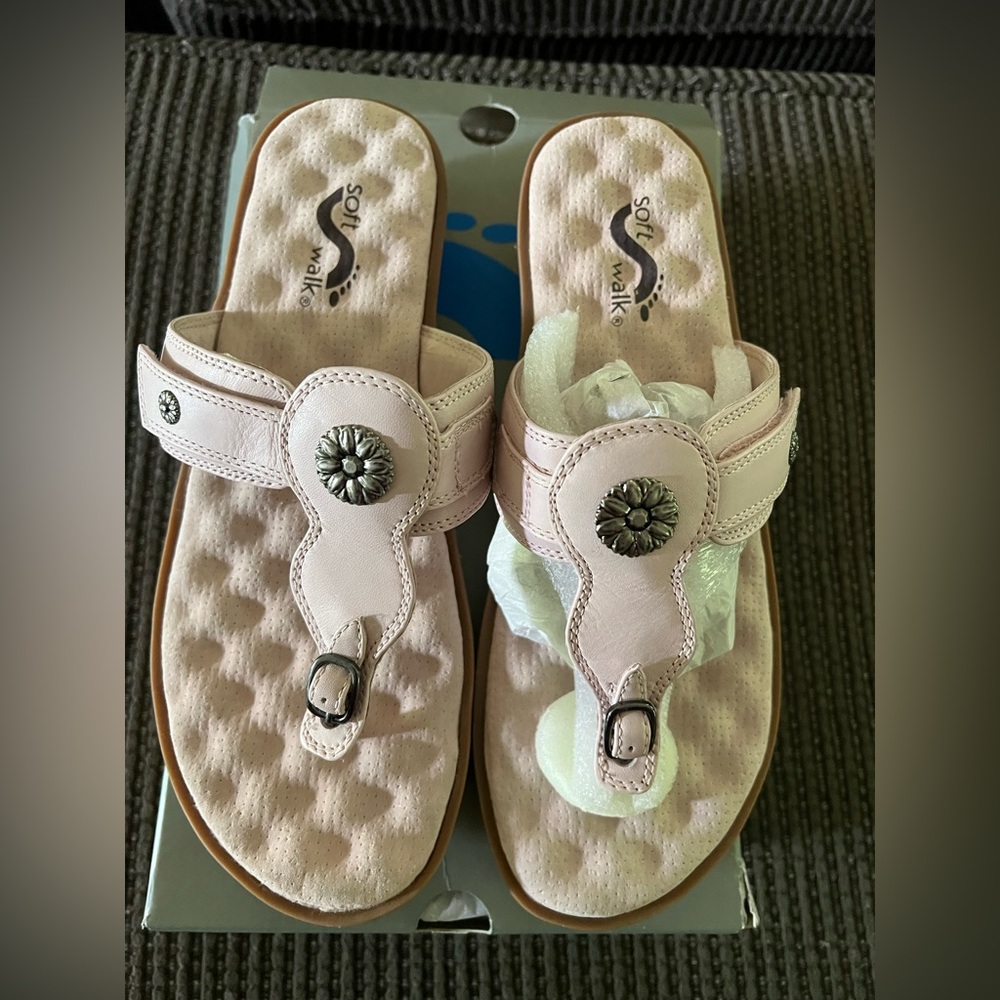 SoftWalk Light Pink Sandals 10.5 wide